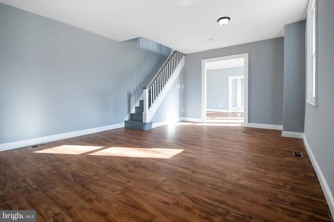 Building Photo - 851 S 57th St