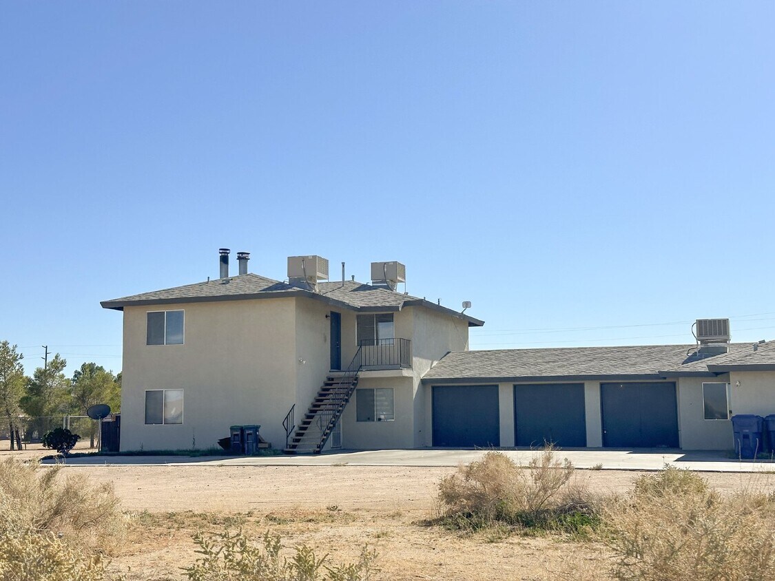 204 S Gateway Unit C Lease Signed, Waiti... Apartment for Rent in