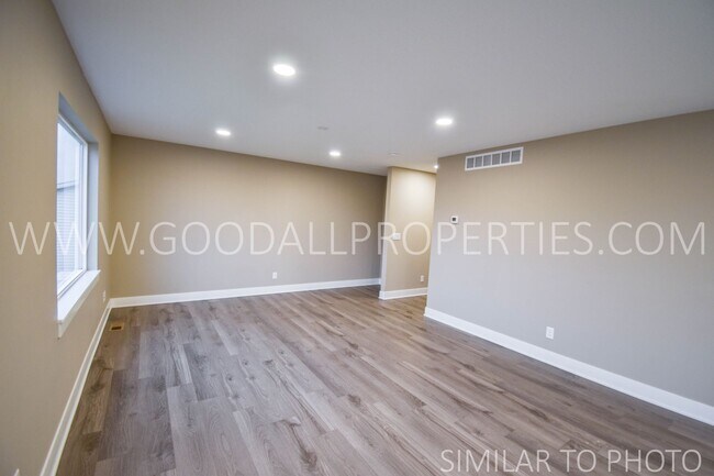 Foto del edificio - Wonderful 5 bedroom, 3.5 bath with a finis...