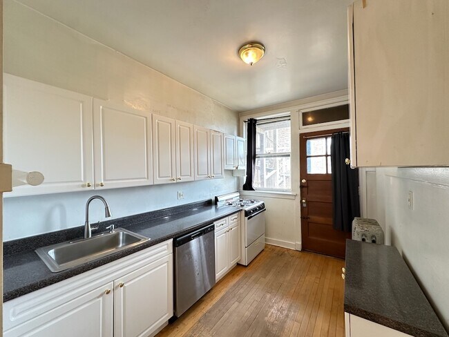 Foto del edificio - 943 Judson Ave