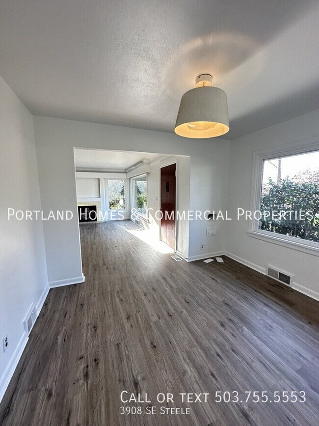 Foto del edificio - 3908 SE Steele-