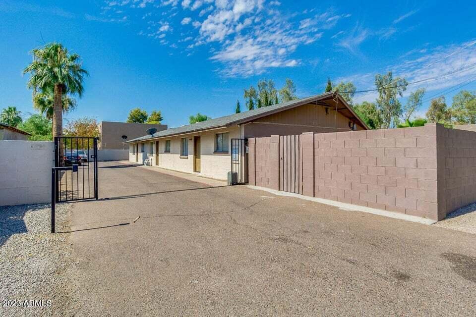 Foto principal - 2311 W Glenrosa Ave