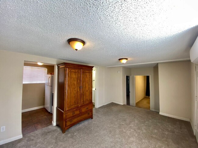 Building Photo - Cozy One Bedroom in Tech Terrace!