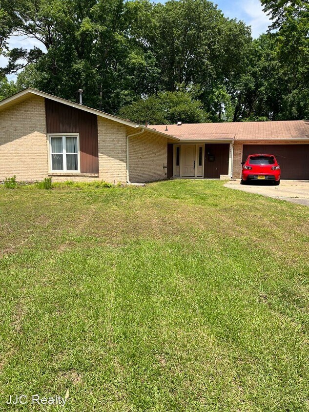 Primary Photo - 4 br, 2 bath House - 217 Shifting Log Dr.