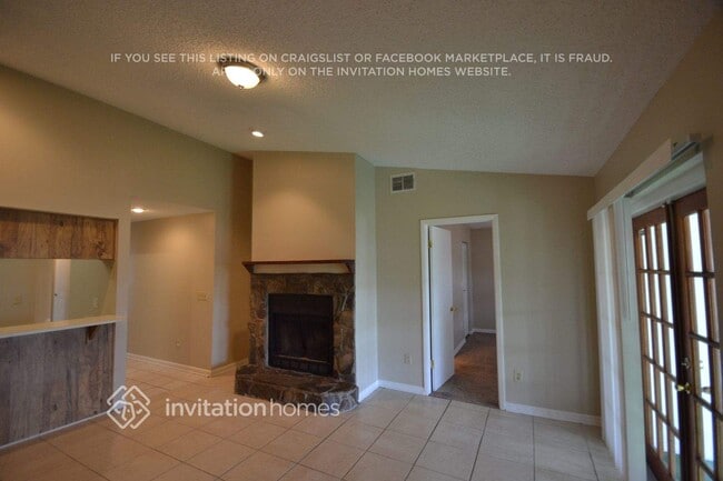 Building Photo - 4636 E Eastwind Dr