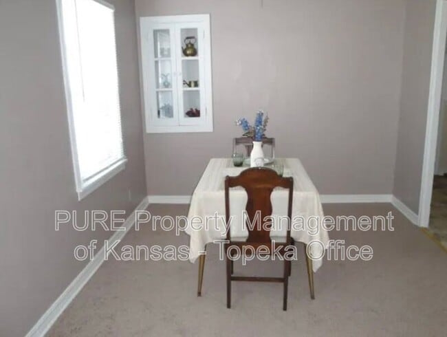 Building Photo - 600 SW Warren Ave