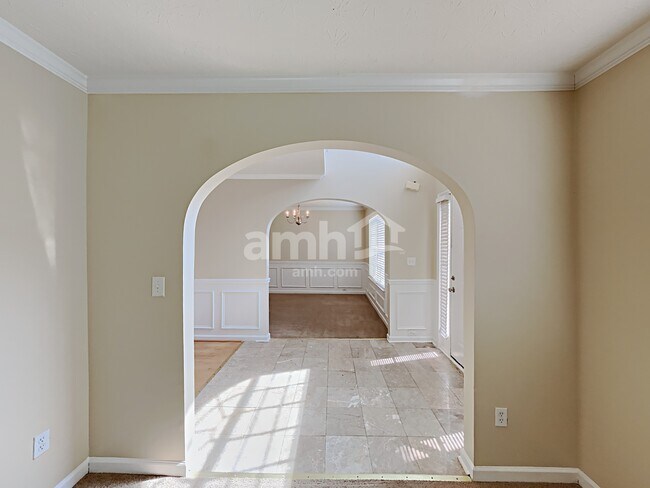 Building Photo - 1317 Vicksburg Crossing