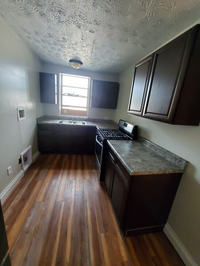Kitchen - 628 14th St