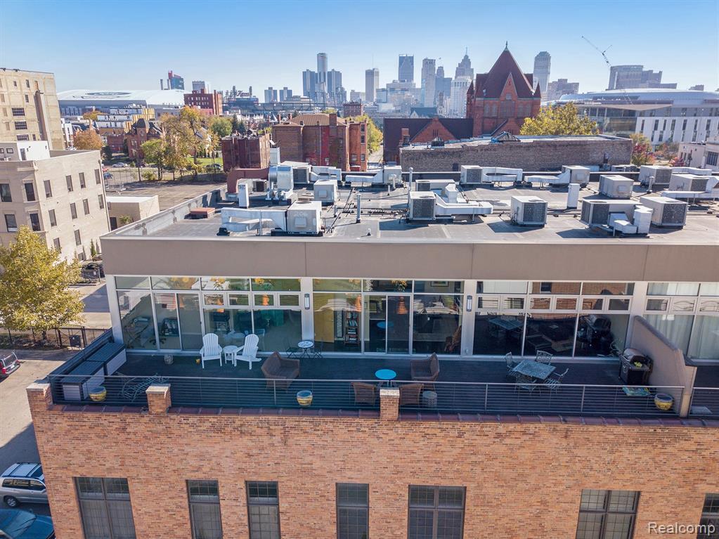 Primary Photo - 3100 Woodward Ave