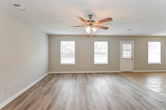 Foto del edificio - 4838 Mistic Lake Dr