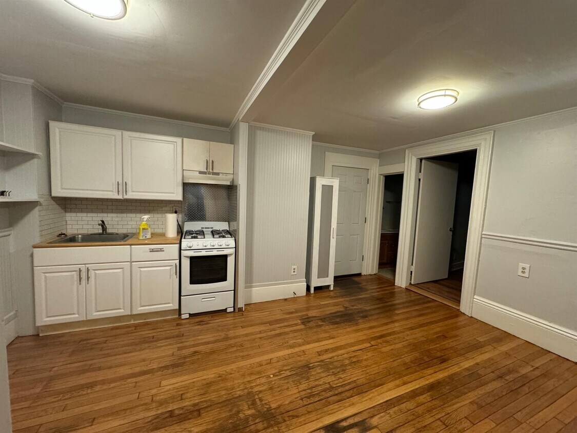 Primary Photo - 280 Walden St