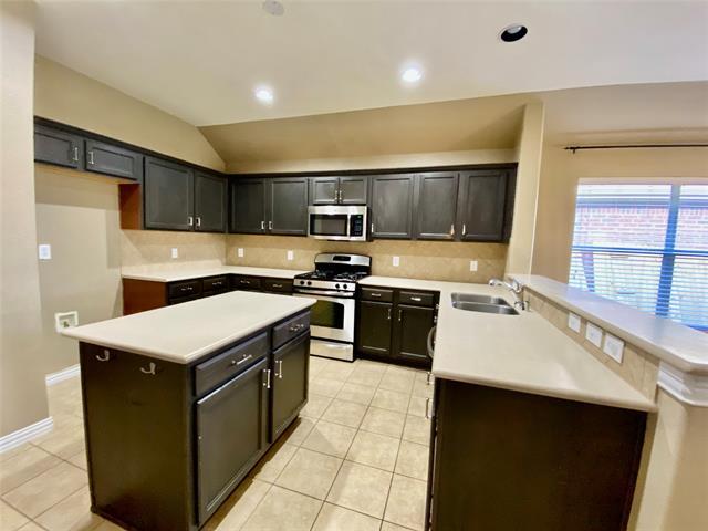 Building Photo - 224 Bird Creek Dr