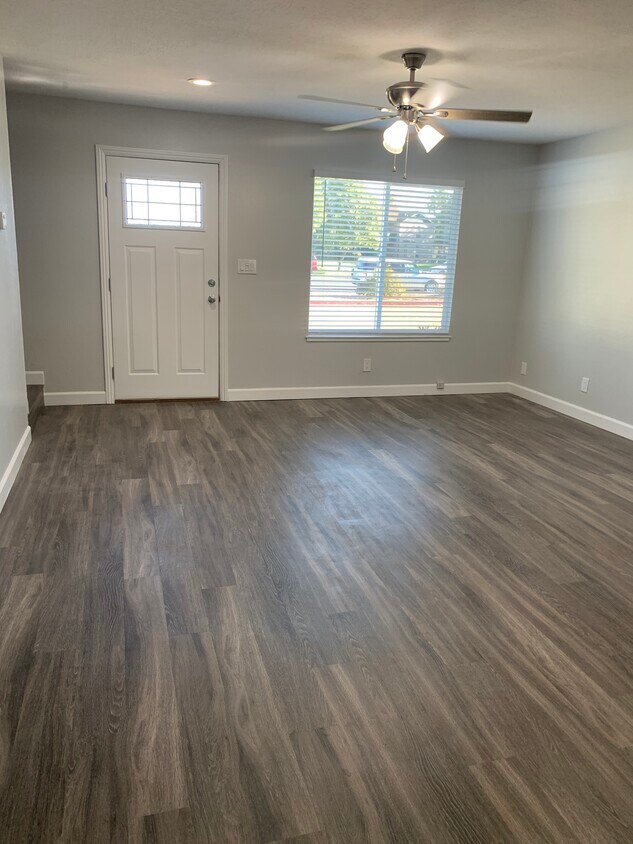 Livingroom - 1063 Bluebell Dr
