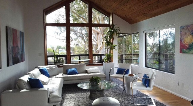 Building Photo - 4328 Proctor Pl