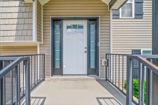 Building Photo - 169 Bonnell Dr