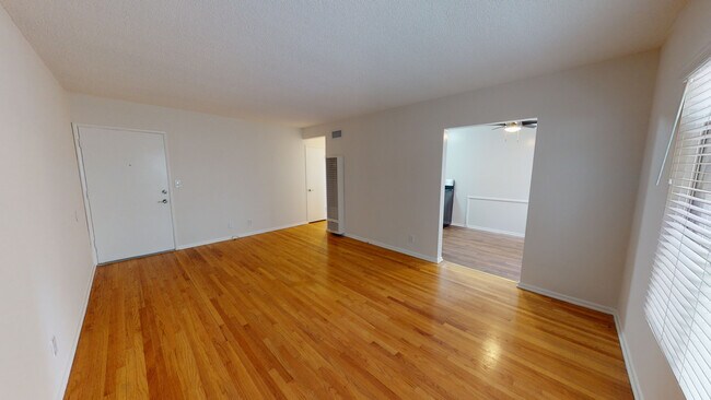 Building Photo - 4309 Cedros Ave