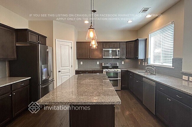 Foto del edificio - 2424 Steinbeck Ln