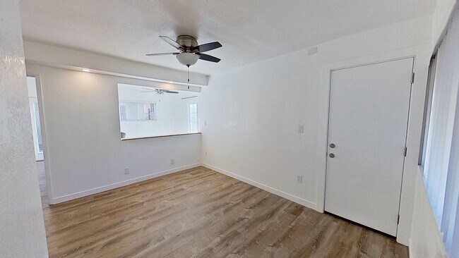 Foto del edificio - 5861 Marshall Ave