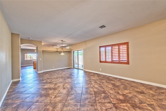 Foto del edificio - 10600 Royal Willow Pl