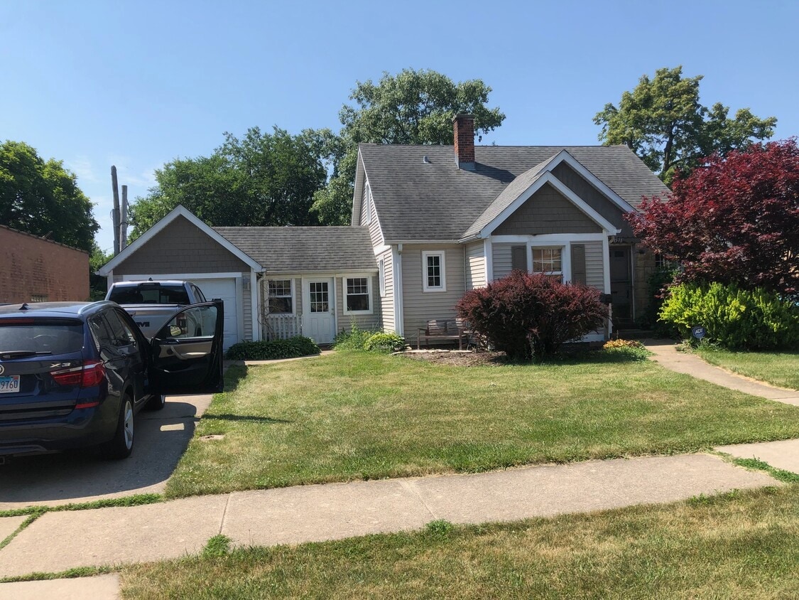 Front of house - 1571 Whitcomb Ave