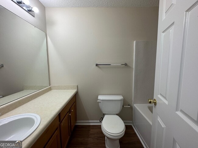 Foto del edificio - 6296 Hickory Ln Cir