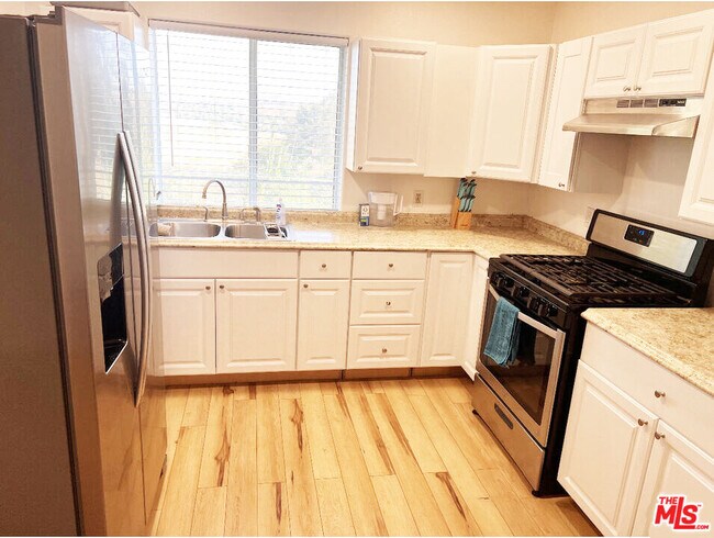 Foto del edificio - 16877 Orangecrest Ct