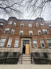 Building Photo - 6215 S Greenwood Ave