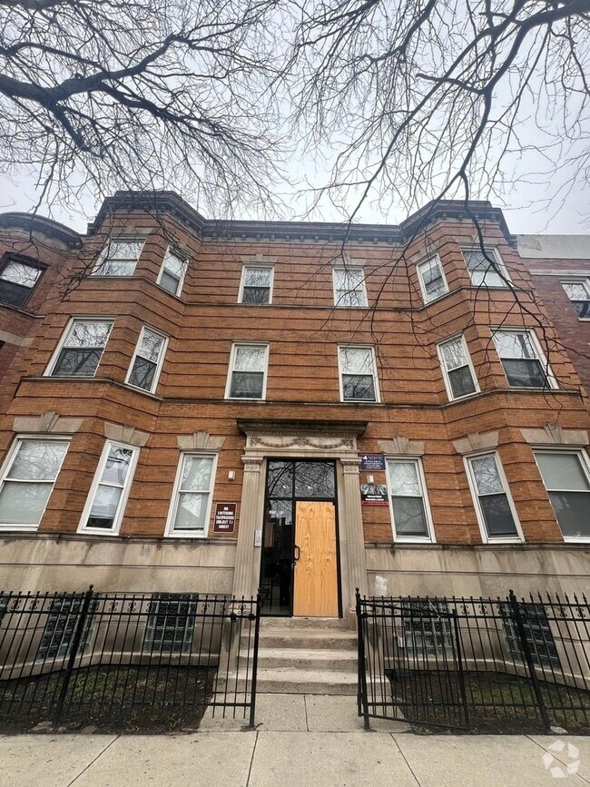 Building Photo - 6215 S Greenwood Ave