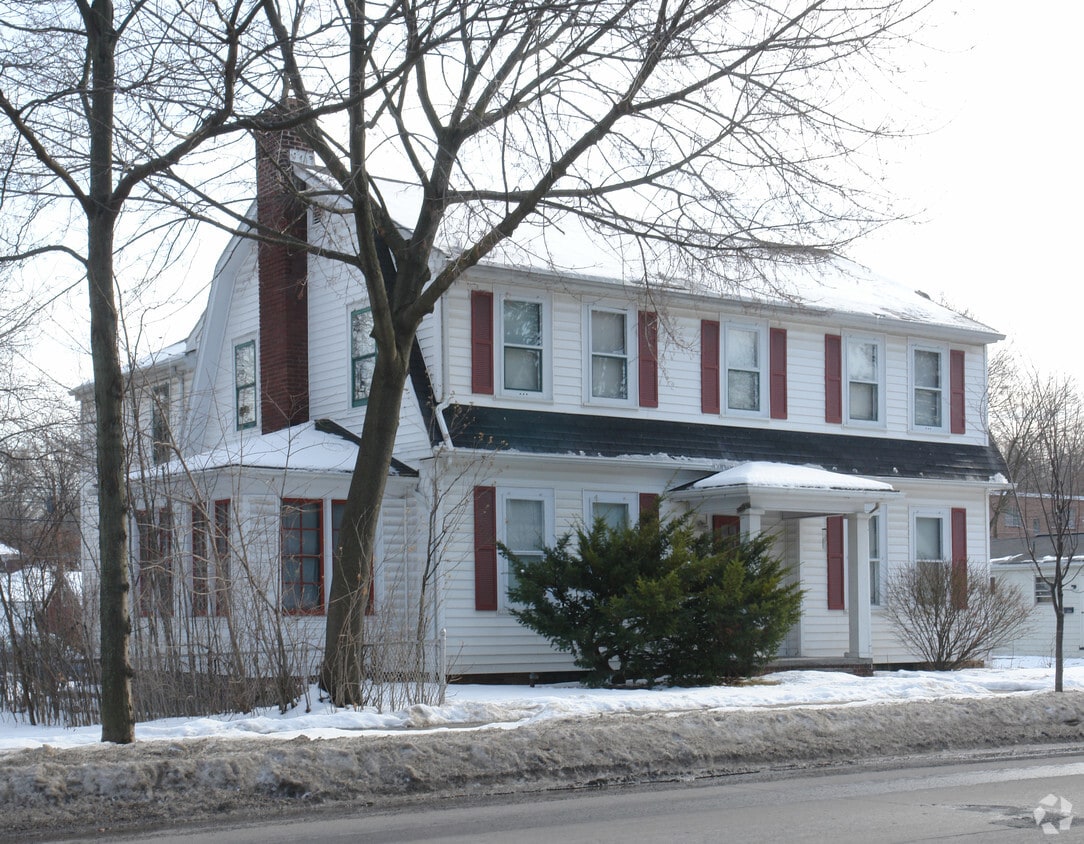 Primary Photo - 610 W Beaver Ave