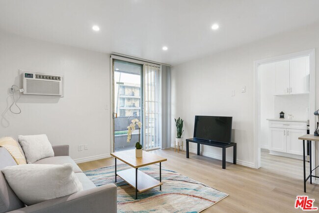 Foto del edificio - 425 S Kenmore Ave