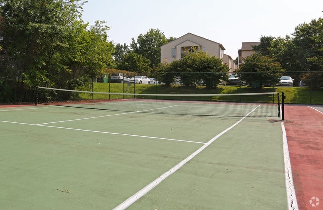 Cancha de tenis - Village of Canterbury Apartment Homes