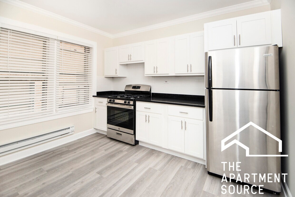 Foto principal - 536 1/2 W Cornelia Ave