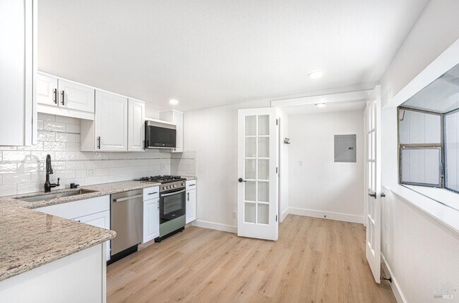 Foto del edificio - 810 Brush Creek Rd