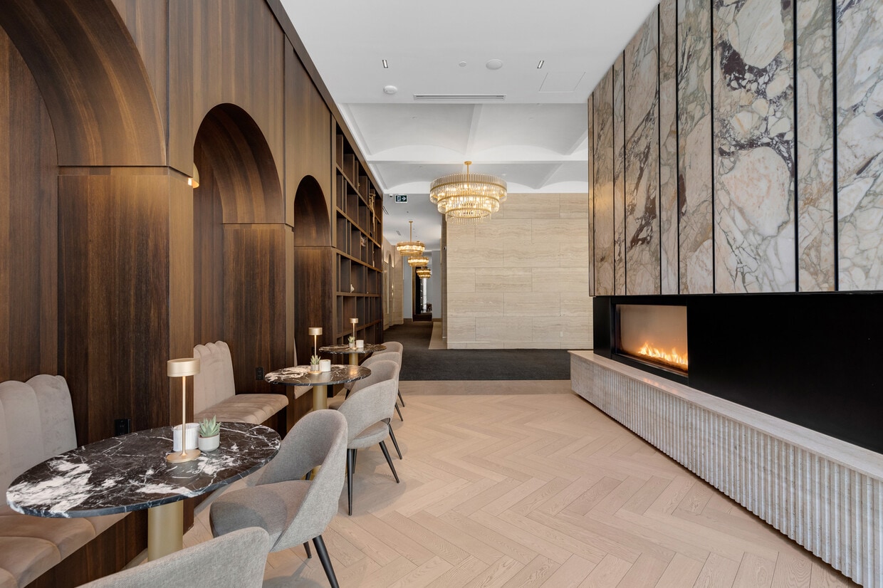 Finale Luxury Residences Apartments - 950 Rue Saint-Antoine O Montréal ...