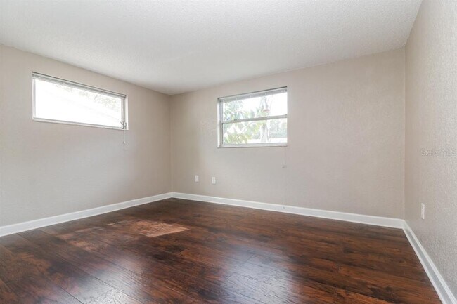 Foto del edificio - 4929 Amherst Ct