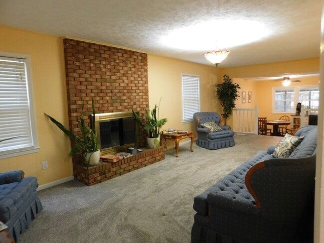 Foto del edificio - 22580 Hoyle Cir