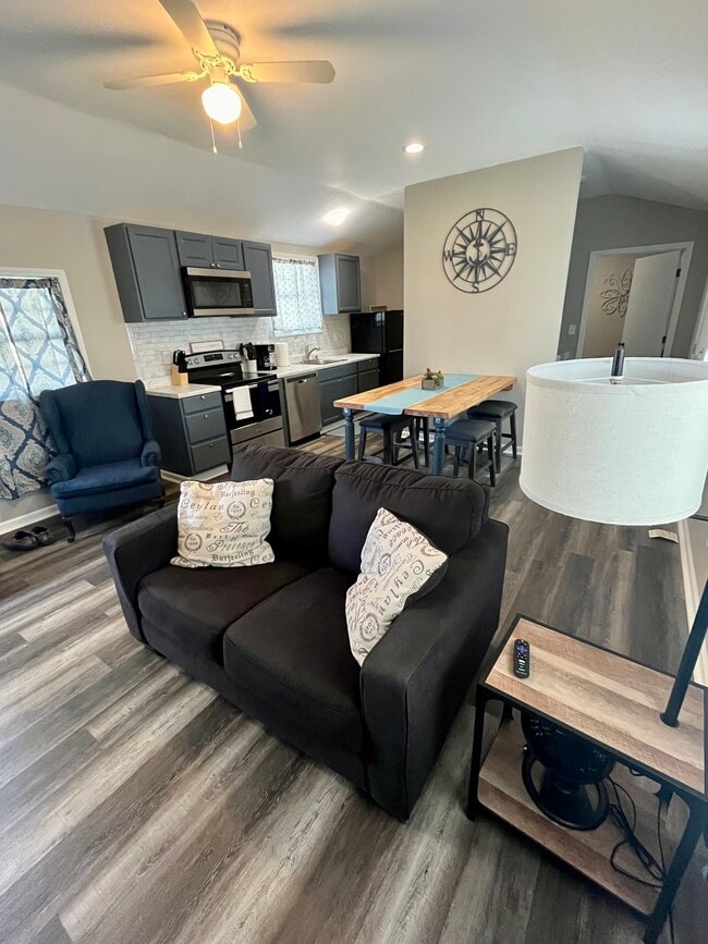 Foto del edificio - 149 Stone Rd