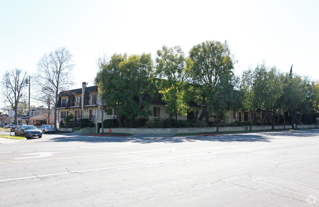 Persimmon Villas Senior Apartments Apartments in Burbank, CA