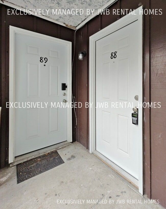 Building Photo - 7201 Arlington Expy