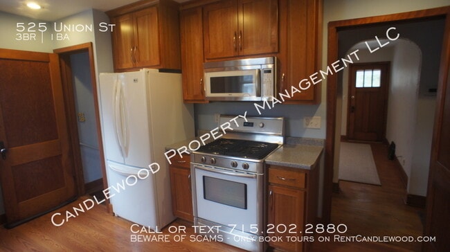 Building Photo - 3 Bedroom Single Family Home Available Aug...