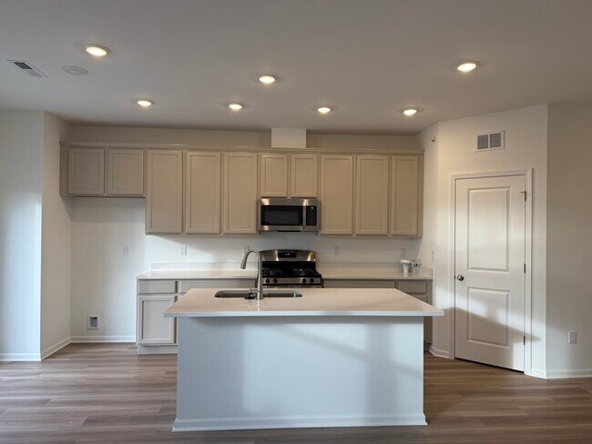 Foto del edificio - 302 Kingsport Dr