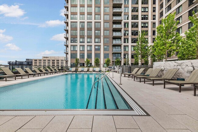 OOBC_EXT_Piscina de Servicios 5 de mayo de 2022 - One Oak Brook Commons