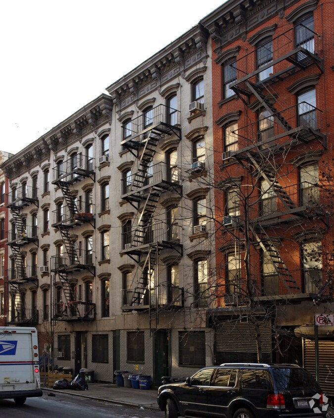Building Photo - 157 Stanton St