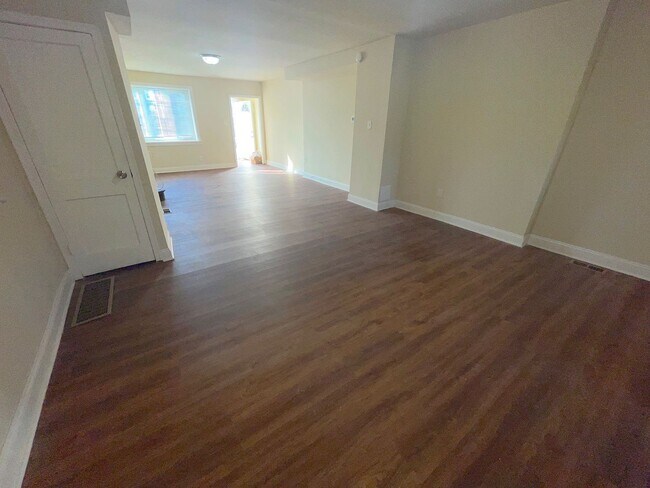 Foto del edificio - BRAND NEW 3 BED 2.5 BATH HOME FOR RENT.