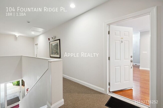 Foto del edificio - 104 Fountain Ridge Pl