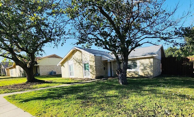 Building Photo - Beautiful 4-Bedroom Home with Pool in Carrollton – $2,700/Month