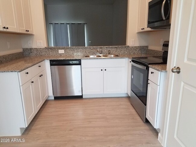 Building Photo - 705 Dylan Ct