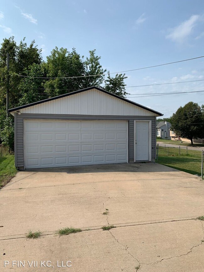 Foto del edificio - 3 br, 2 bath House - 7401 East 117th Terrace