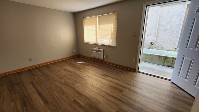 Foto del edificio - 186 E Norwich Ave