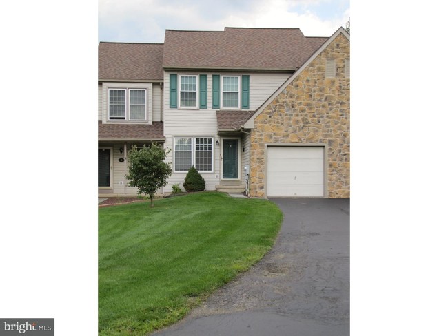 Building Photo - 2 Winterset Ct